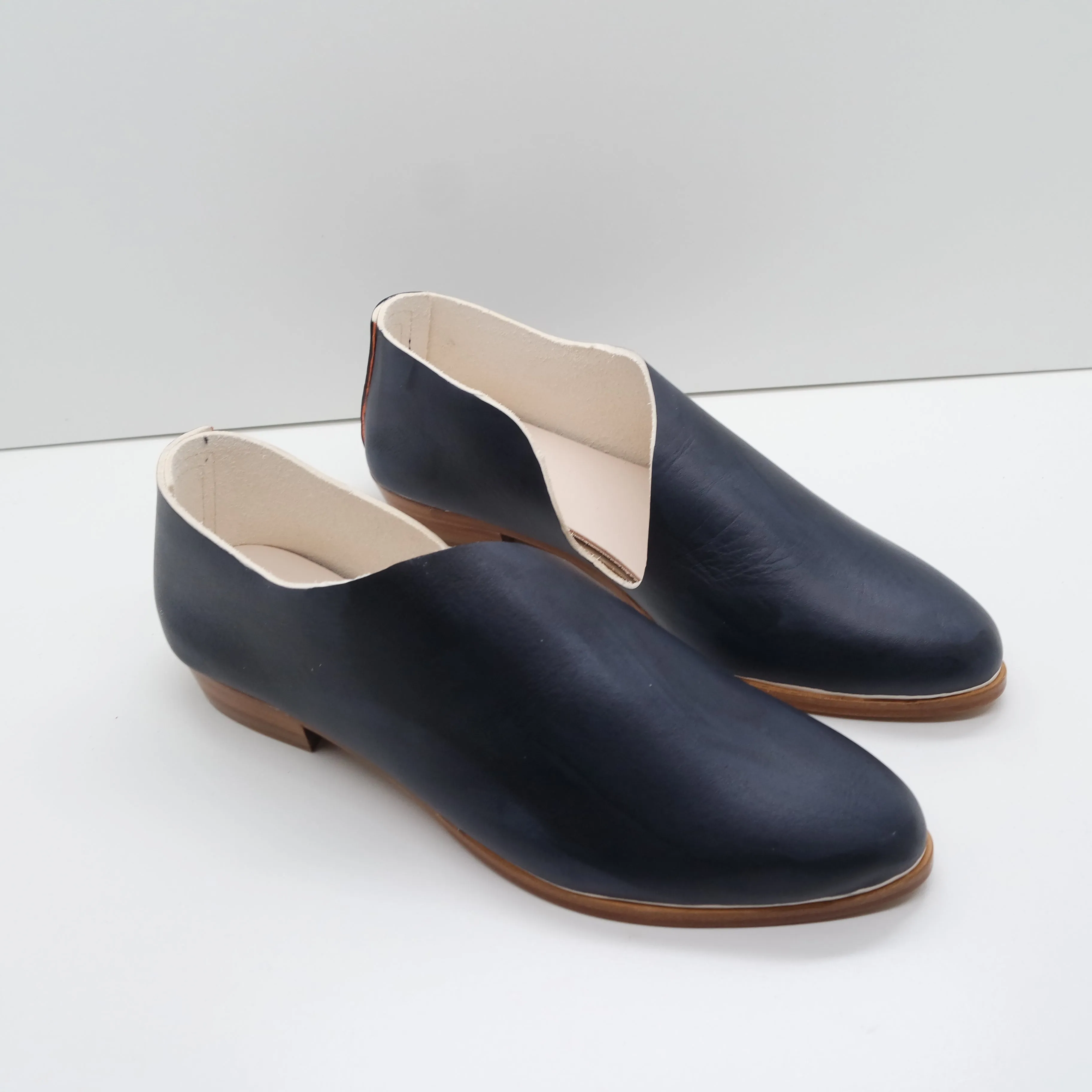 BBF24 SALE. SIZE 41. THE KIM. TT NORI