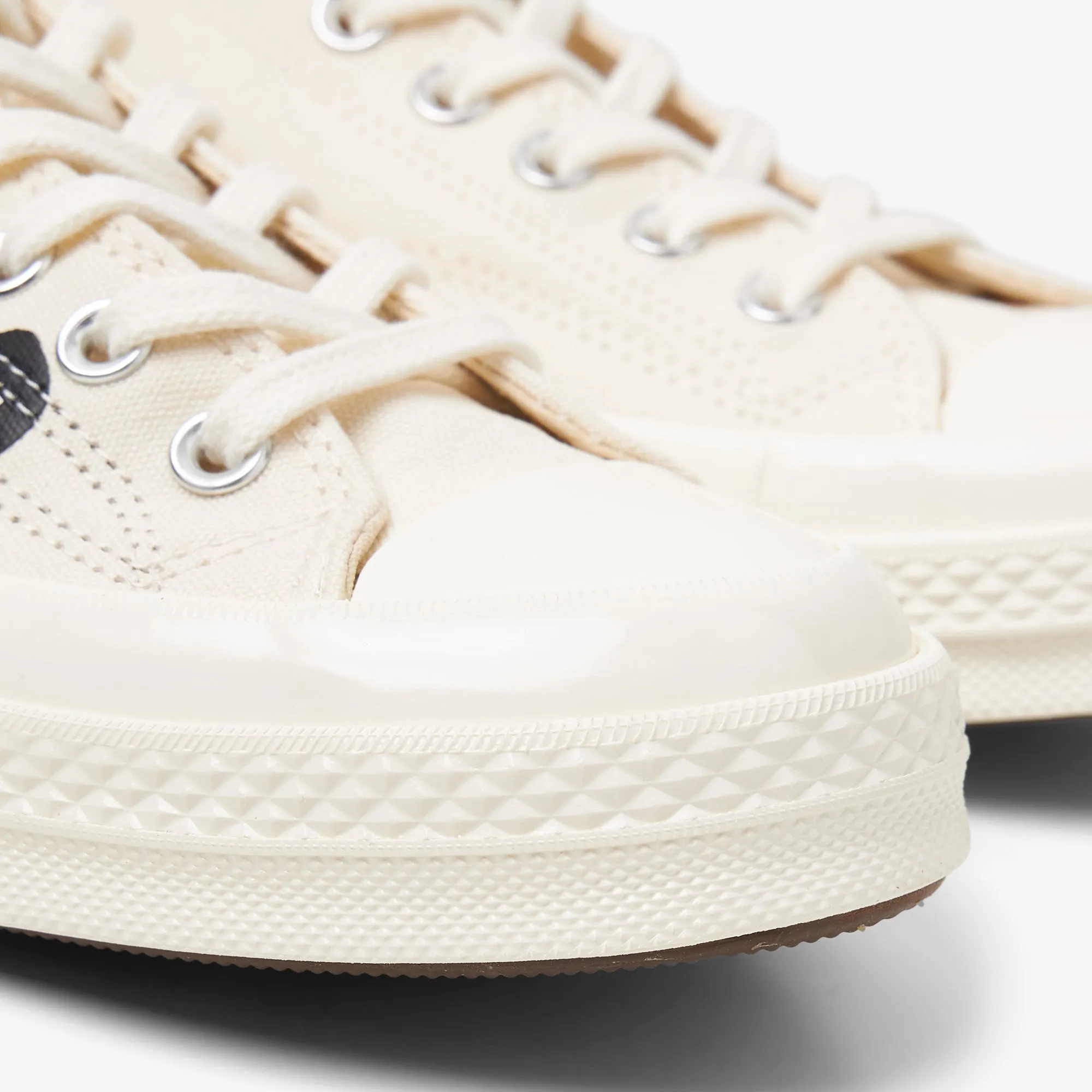Converse x COMME des GARÇONS PLAY Chuck 70 Ox / Multi Heart Beige