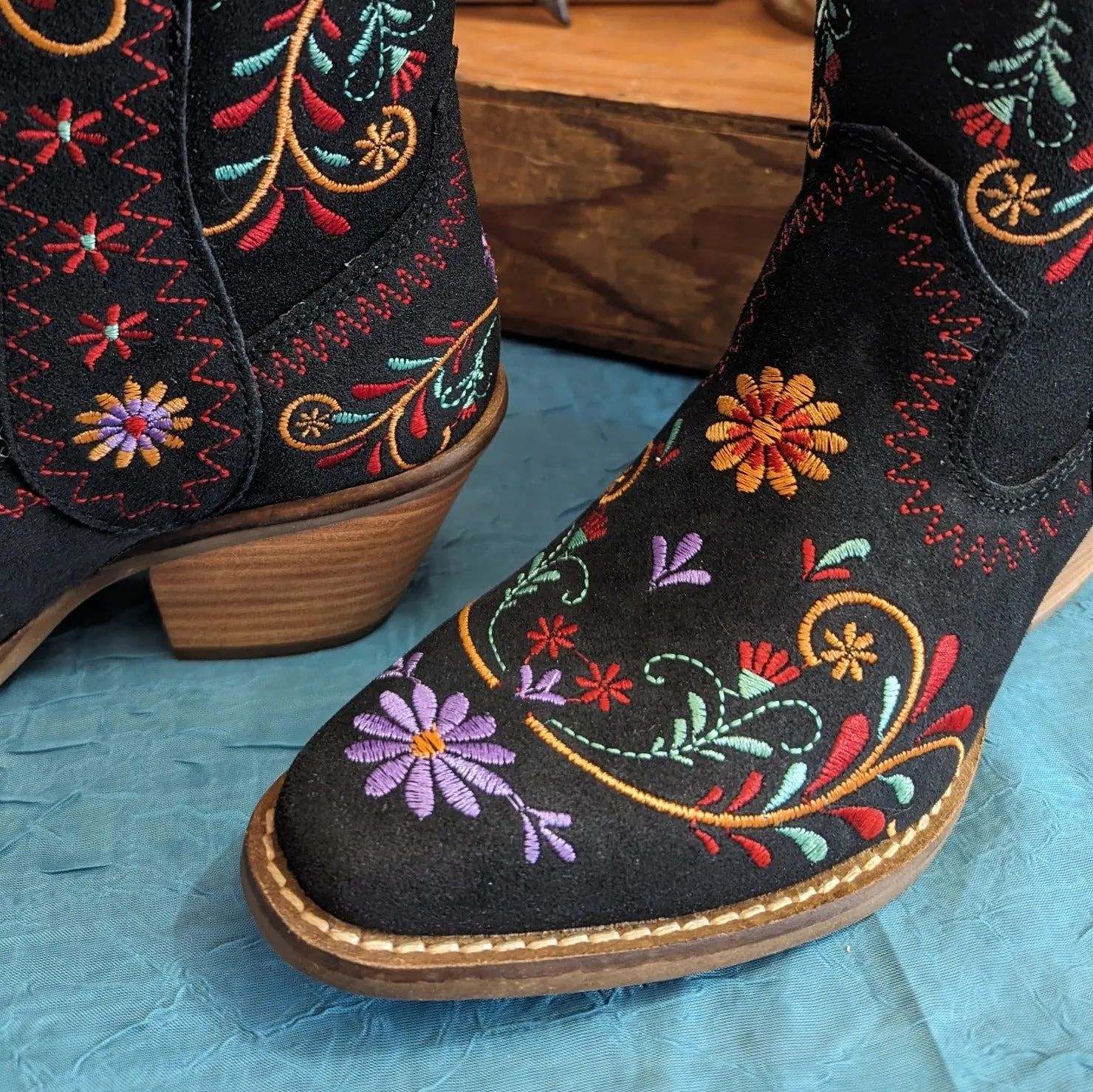 Women's Boot "Sugar Bug" by Dingo   DI 179